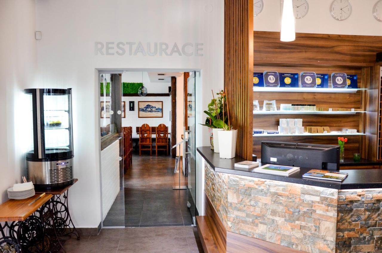 Hotel Rose Břeclav מראה חיצוני תמונה