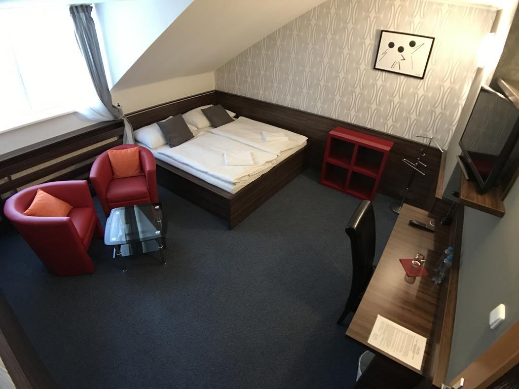 Hotel Rose Břeclav מראה חיצוני תמונה