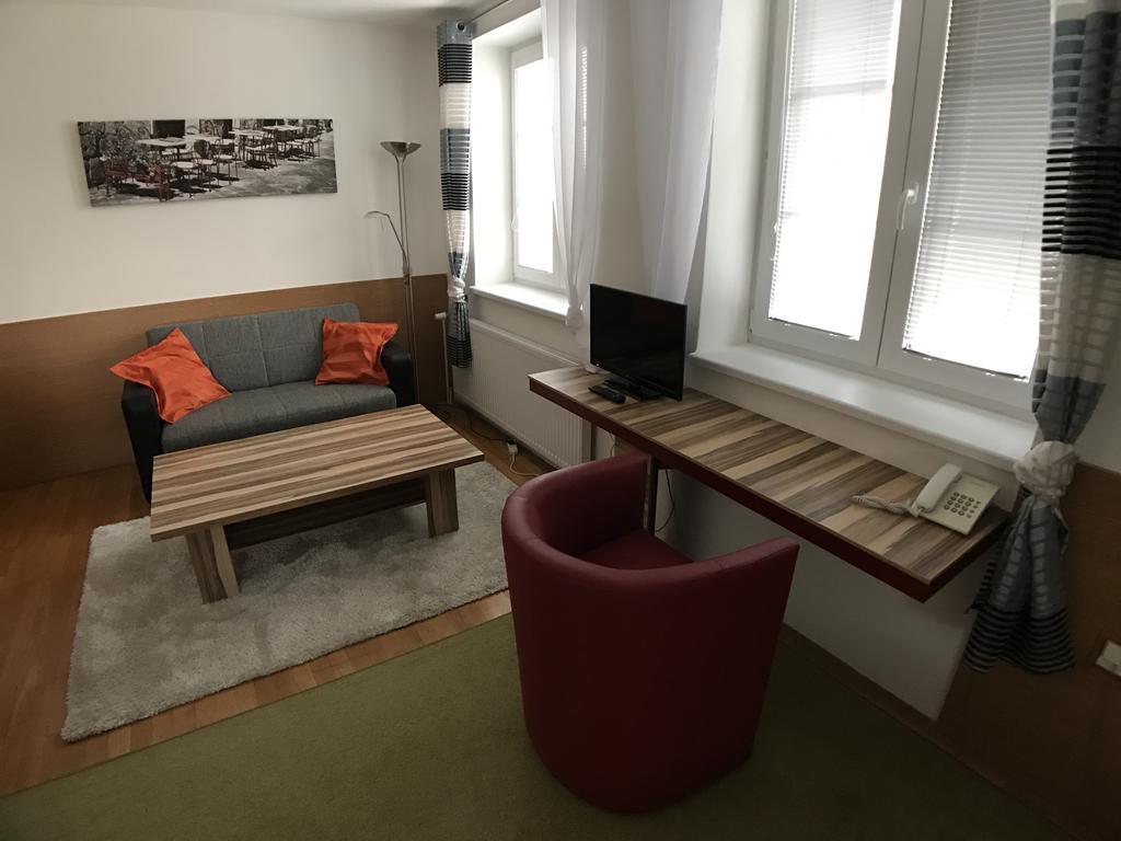 Hotel Rose Břeclav מראה חיצוני תמונה