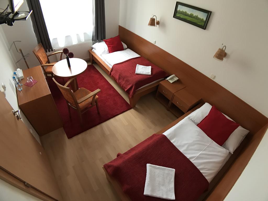 Hotel Rose Břeclav מראה חיצוני תמונה