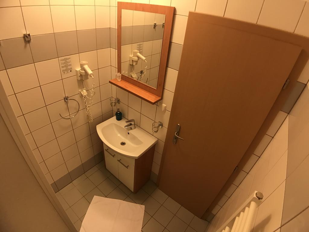 Hotel Rose Břeclav מראה חיצוני תמונה